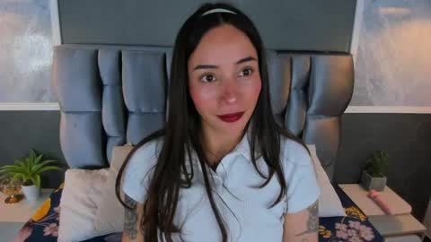 Snapshot of cata_jonees chatting on 04-27-26, 07:23 Cata online show from 04-27-26, 07:23