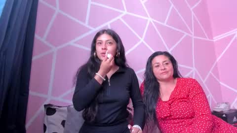 Snapshot of cata_paris09 chatting on 12-05-25, 02:25 cata_paris09 online show from 12-05-25, 02:25