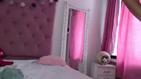 Snapshot of catalaia_stomm chatting on 01-07-25, 05:42 catalaia_stomm online show from 01-07-25, 05:42