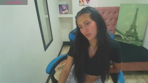 Snapshot of catalehia_milk chatting on 02-05-25, 08:14 C A T A L E H I A online show from 02-05-25, 08:14
