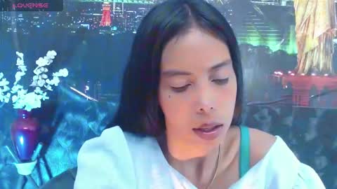 Snapshot of catalella_ar chatting on 06-04-26, 03:23 Queen Catalella online show from 06-04-26, 03:23