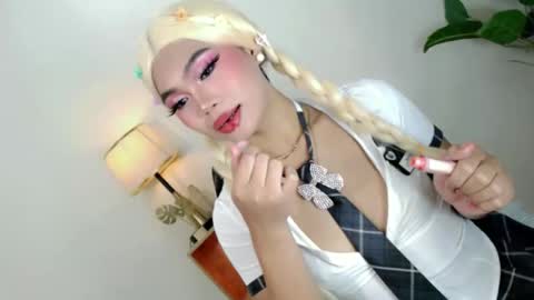 CatalenaX online show from 11-16-25, 04:12