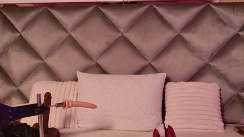 cataleya1_sm online show from 11-28-25, 04:26