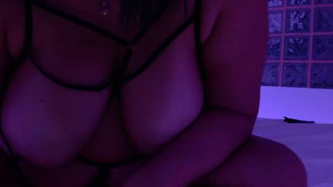Luna Velvet online show from 05-15-26, 11:34