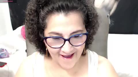 Snapshot of cataleya_mom_ chatting on 02-25-25, 05:41 cataleya online show from 02-25-25, 05:41