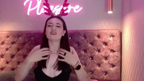 cataleyadamourx online show from 12-21-25, 11:39