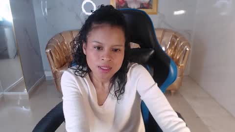 Catalina  online show from 12-19-25, 02:02