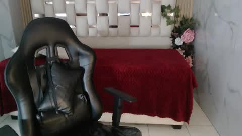 Catalina  online show from 03-19-26, 03:10