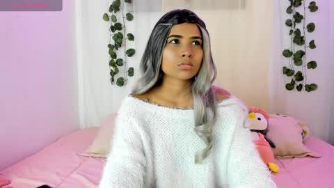 Snapshot of catalina_and_roger chatting on 09-12-25, 10:32 Cata y Roger online show from 09-12-25, 10:32