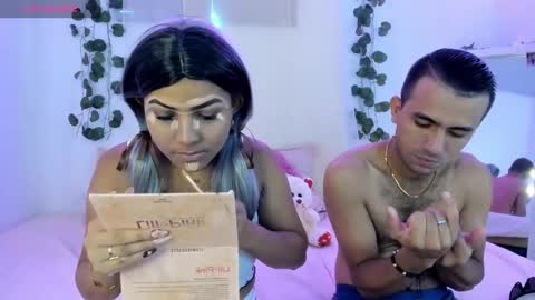 Snapshot of catalina_and_roger chatting on 10-13-25, 02:28 Cata y Roger online show from 10-13-25, 02:28