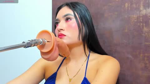 Snapshot of catalina_whore chatting on 11-11-25, 12:27 Catalina online show from 11-11-25, 12:27