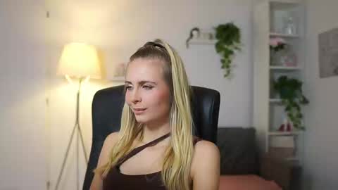 Snapshot of catecrago_ chatting on 09-27-25, 08:41 catecrago online show from 09-27-25, 08:41