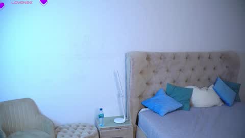 Snapshot of catharinehaeckel chatting on 09-29-25, 04:01 Katrin online show from 09-29-25, 04:01