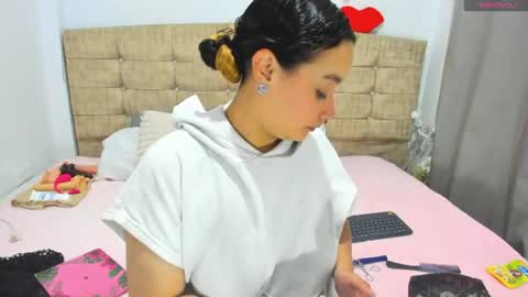 Snapshot of catherine_and_tara chatting on 06-23-26, 01:58 catherine_and_tara online show from 06-23-26, 01:58