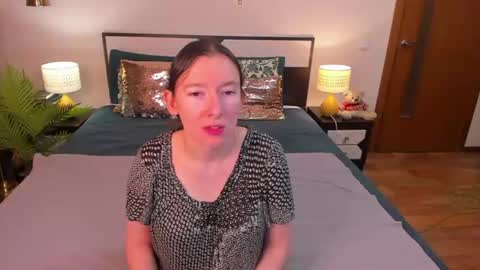 Snapshot of catherinewalls chatting on 06-13-26, 03:26 Catrin online show from 06-13-26, 03:26