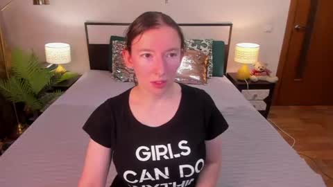 Snapshot of catherinewalls chatting on 07-13-26, 03:42 Catrin online show from 07-13-26, 03:42