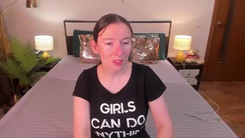 Snapshot of catherinewalls chatting on 07-15-26, 03:56 Catrin online show from 07-15-26, 03:56