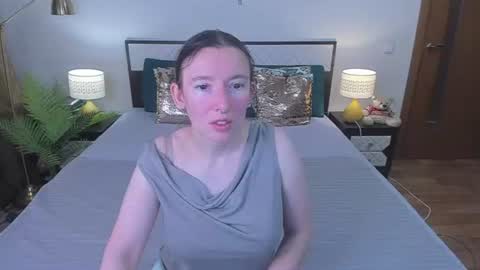 Snapshot of catherinewalls chatting on 07-16-26, 06:30 Catrin online show from 07-16-26, 06:30