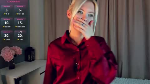 Snapshot of cathiearzabala chatting on 03-03-26, 11:05 Mia online show from 03-03-26, 11:05