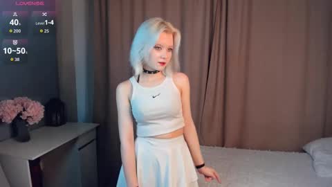 Mia online show from 03-28-26, 11:21