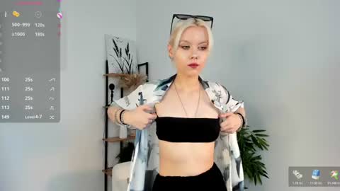Snapshot of cathiearzabala chatting on 06-23-26, 11:08 Mia online show from 06-23-26, 11:08