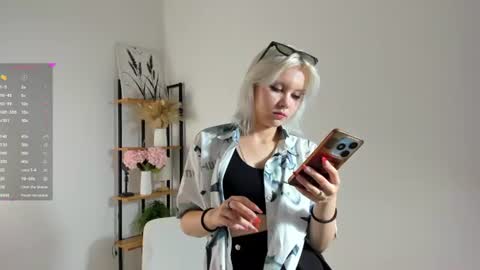 Snapshot of cathiearzabala chatting on 07-01-26, 11:01 Mia online show from 07-01-26, 11:01
