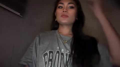 Snapshot of cathy_sanches chatting on 05-27-26, 02:08 cathy online show from 05-27-26, 02:08