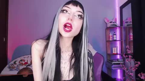 Snapshot of cati_petite chatting on 03-01-25, 10:53 Cati help me reach my goal of 100 thumbs up again 3 online show from 03-01-25, 10:53