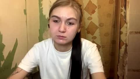 Lola online show from 10-26-25, 09:31