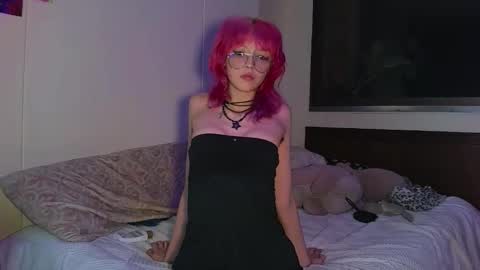 Snapshot of catkief420 chatting on 11-14-25, 02:32 Cat online show from 11-14-25, 02:32