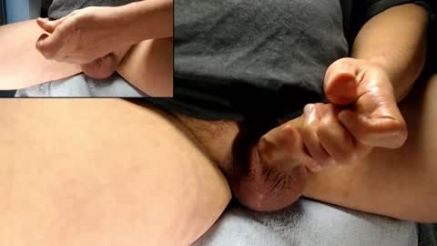 Snapshot of catlover03 chatting on 01-07-25, 04:05 Mike online show from 01-07-25, 04:05