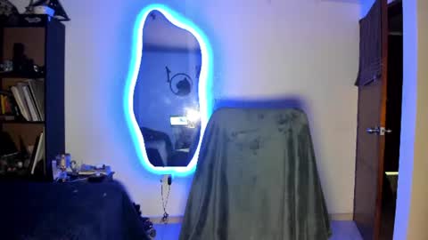 Snapshot of catnuaa chatting on 06-13-26, 01:36 catnuaa online show from 06-13-26, 01:36