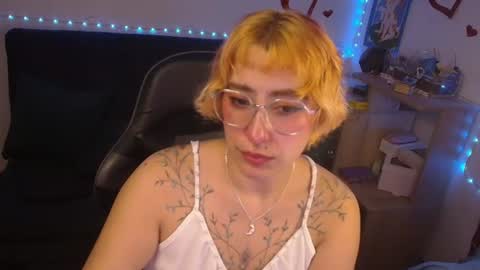 Snapshot of catsito chatting on 06-13-26, 05:49 im MIA -Independent Model MY OF is catsito3 online show from 06-13-26, 05:49