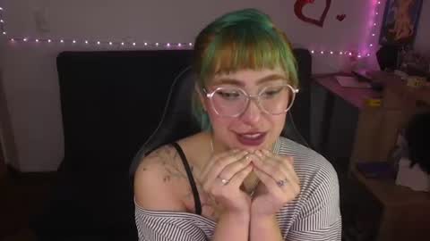 Snapshot of catsito chatting on 07-10-26, 01:21 im MIA -Independent Model MY OF is catsito3 online show from 07-10-26, 01:21