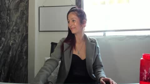 Snapshot of catt_evans1 chatting on 12-11-24, 09:45 CATT EVANS online show from 12-11-24, 09:45