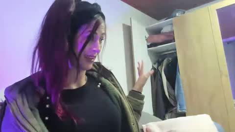 Snapshot of catt_evans1 chatting on 12-28-24, 04:30 CATT EVANS online show from 12-28-24, 04:30