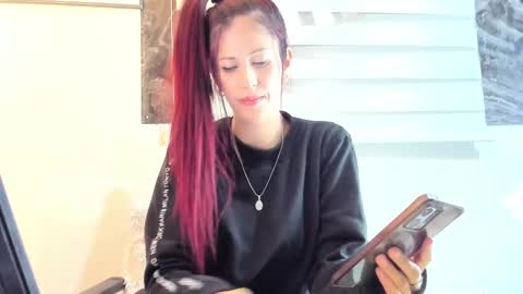 Snapshot of catt_evans1 chatting on 01-04-25, 11:27 CATT EVANS online show from 01-04-25, 11:27