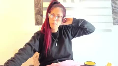 Snapshot of catt_evans1 chatting on 01-05-25, 02:38 CATT EVANS online show from 01-05-25, 02:38