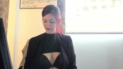 Snapshot of catt_evans1 chatting on 01-20-25, 10:26 CATT EVANS online show from 01-20-25, 10:26