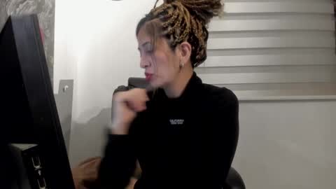 Snapshot of catt_evans1 chatting on 10-09-25, 12:08 CATT EVANS online show from 10-09-25, 12:08