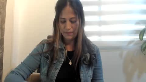 Snapshot of catt_evans1 chatting on 11-23-25, 10:31 CATT EVANS online show from 11-23-25, 10:31