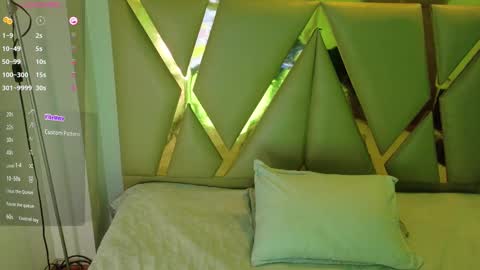 Snapshot of cattaleeyaa chatting on 09-25-25, 12:20 CATALEYA online show from 09-25-25, 12:20