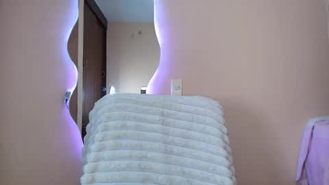 Snapshot of catte_jensen chatting on 11-16-25, 03:56 Cattleya online show from 11-16-25, 03:56