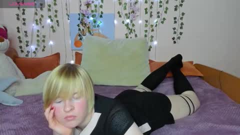 Snapshot of cattie_w_ chatting on 10-21-25, 01:50 cattie_w_ online show from 10-21-25, 01:50