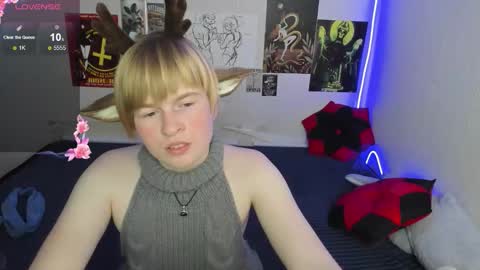 cattie_w_ online show from 12-20-25, 01:23