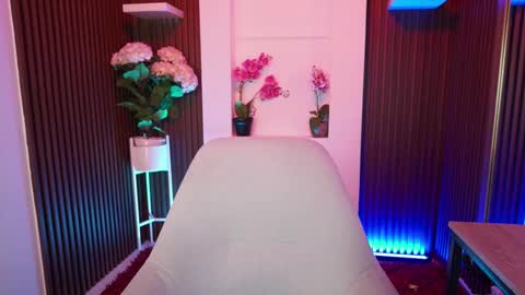 cattleyascaly online show from 09-24-25, 07:28