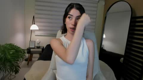 Snapshot of caty_loves chatting on 04-21-26, 10:01 Caty online show from 04-21-26, 10:01
