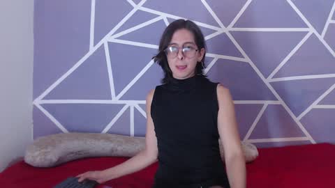 Snapshot of cava_pretty chatting on 12-10-24, 07:05 cava_pretty online show from 12-10-24, 07:05