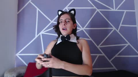 Snapshot of cava_pretty chatting on 12-18-24, 08:31 cava_pretty online show from 12-18-24, 08:31