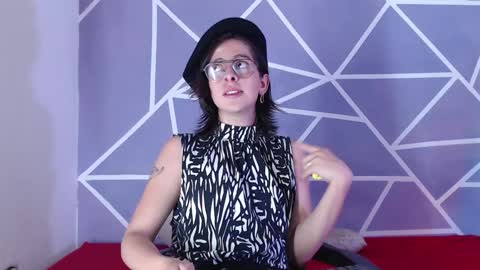 Snapshot of cava_pretty chatting on 01-13-25, 07:00 cava_pretty online show from 01-13-25, 07:00